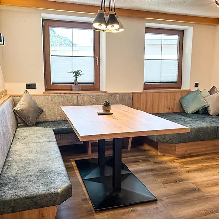 Peterlerhof Daire Tux