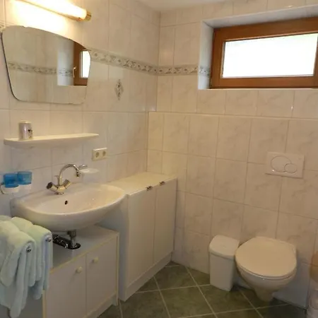 Peterlerhof Apartman Tux